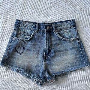 ZARA Womens Denim Shorts Size 2 Light Wash Distressed High Rise.